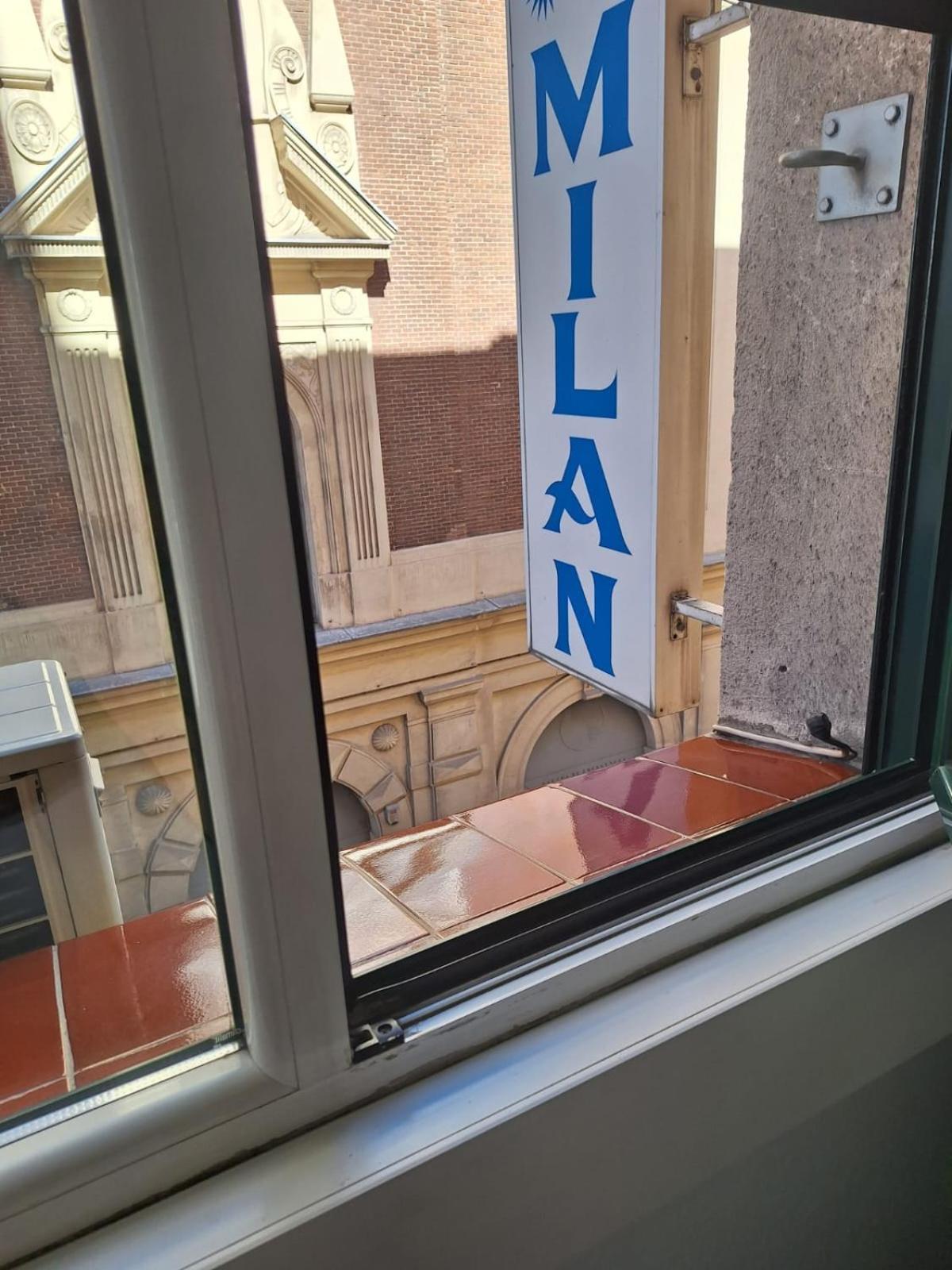 Hostal Milan Madrid Bagian luar foto